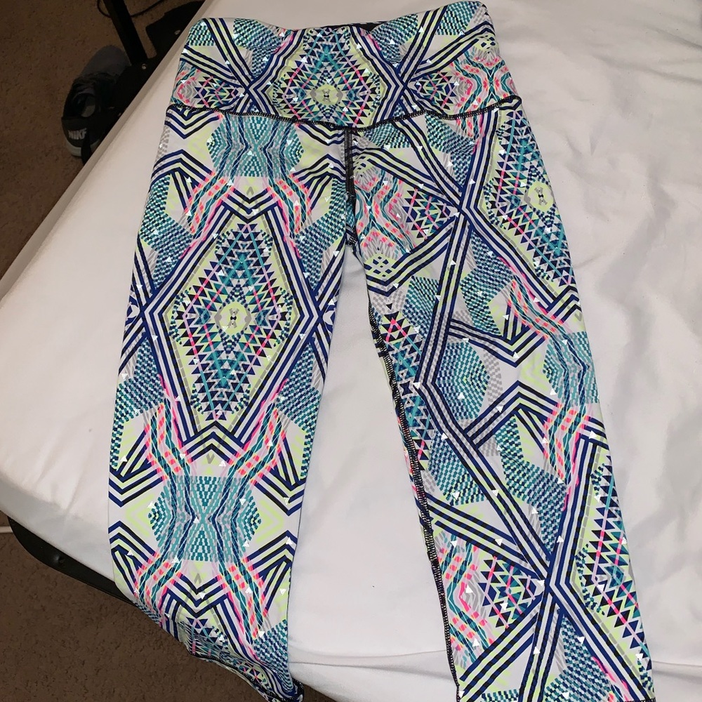 Victoria’s secret crop patterned leggings